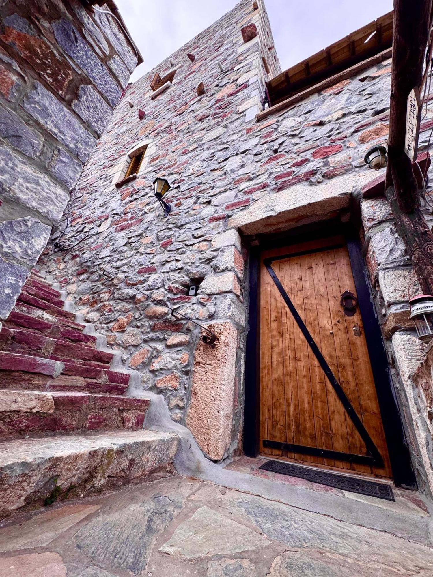 Готель Castle Rizaraki Kokkala Екстер'єр фото